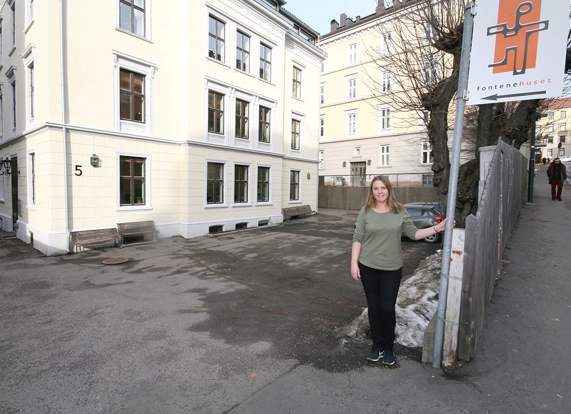 Fontenehusene tilbyr tidsubegrenset oppfølging, som beskrives som et suksesskriterium i tiltak som Individuell jobbstøtte (IPS) og Jobbmestrende oppfølging (JMO), sier Torhild Stimo, leder av Fontenehus Norge.