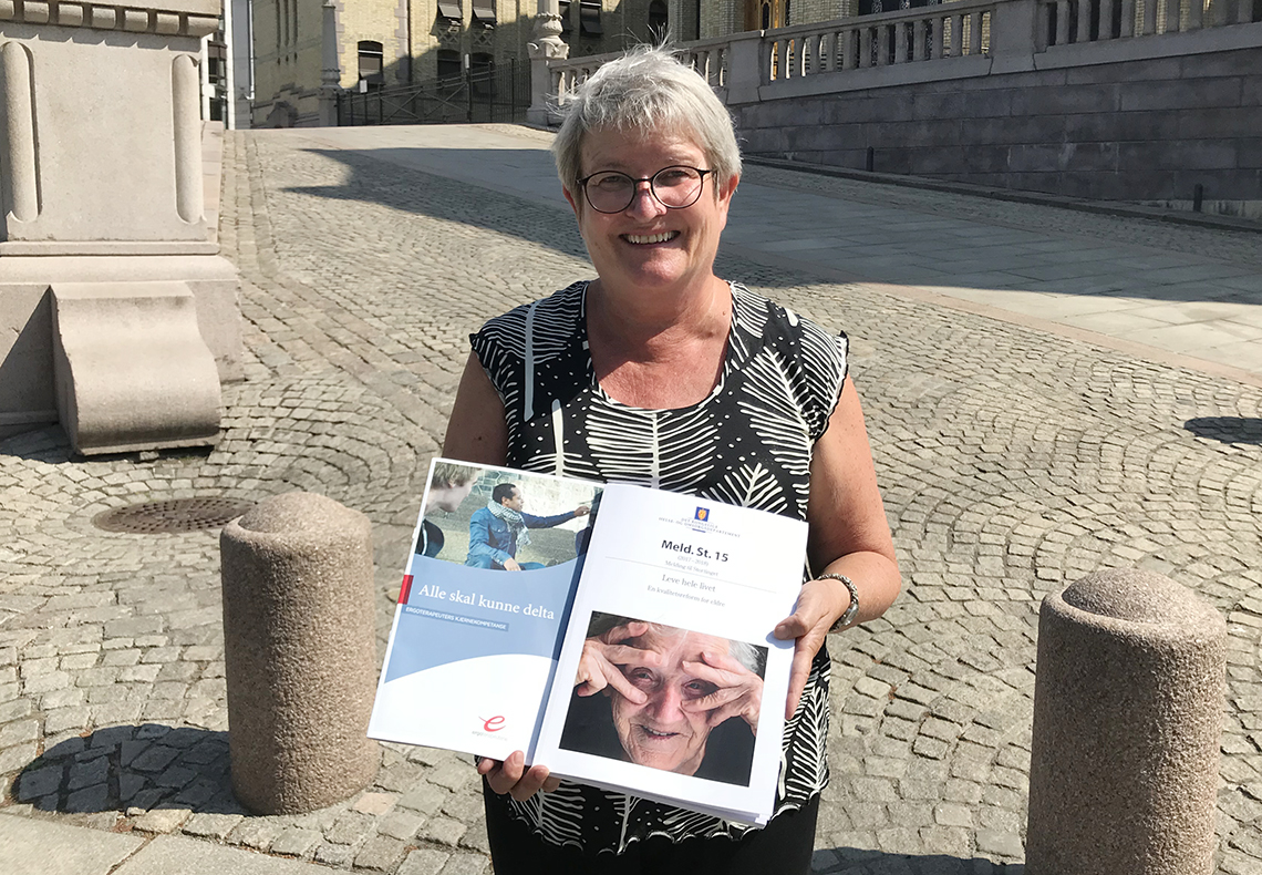 Ergoterapeutenes seniorrådgiver Solrun Nygård anbefaler ergoterapeuter å fremsnakke ergoterapeuters kompetanse.